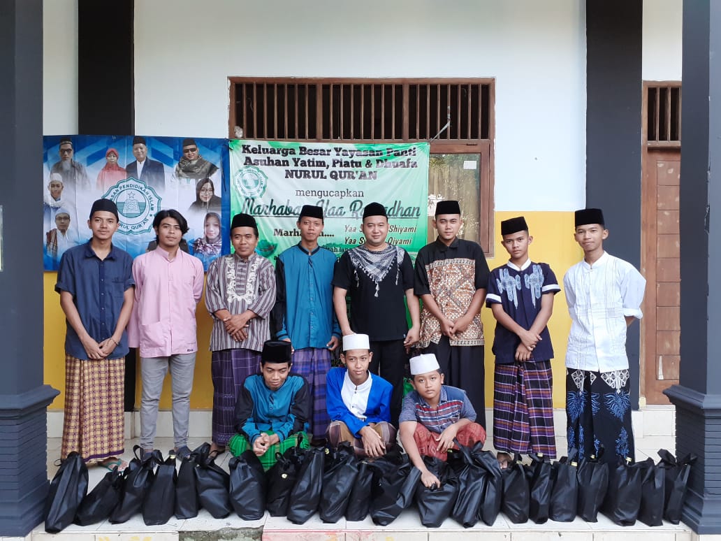 Grup Duo Chika & Agus Berbagi Sembako Baqoel di Panti Asuhan Nurul Qur'an